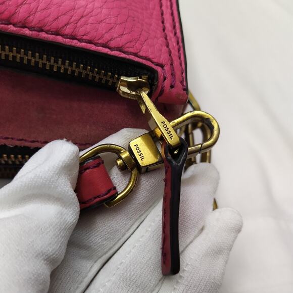 Fossil Pink Pebbled Leather Zipper Pockets Crossbody Bag - Picture 5 of 16